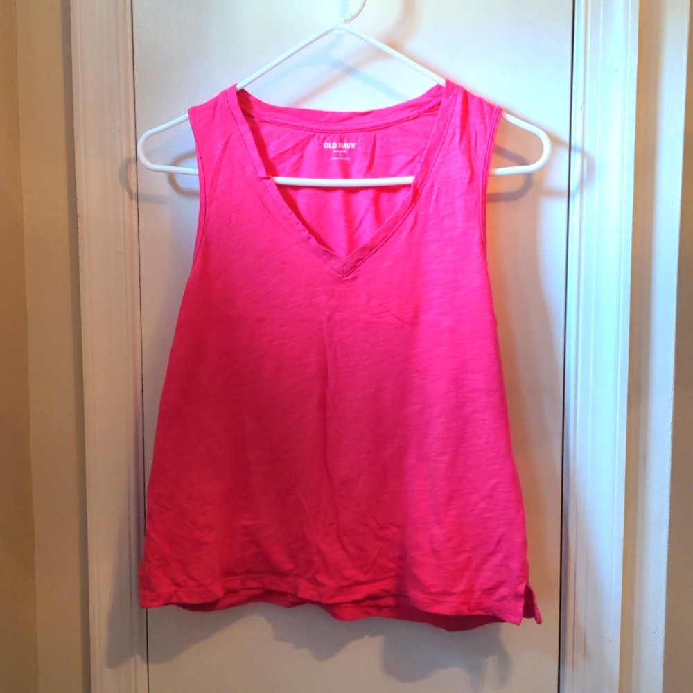 V-neck hot pink tank